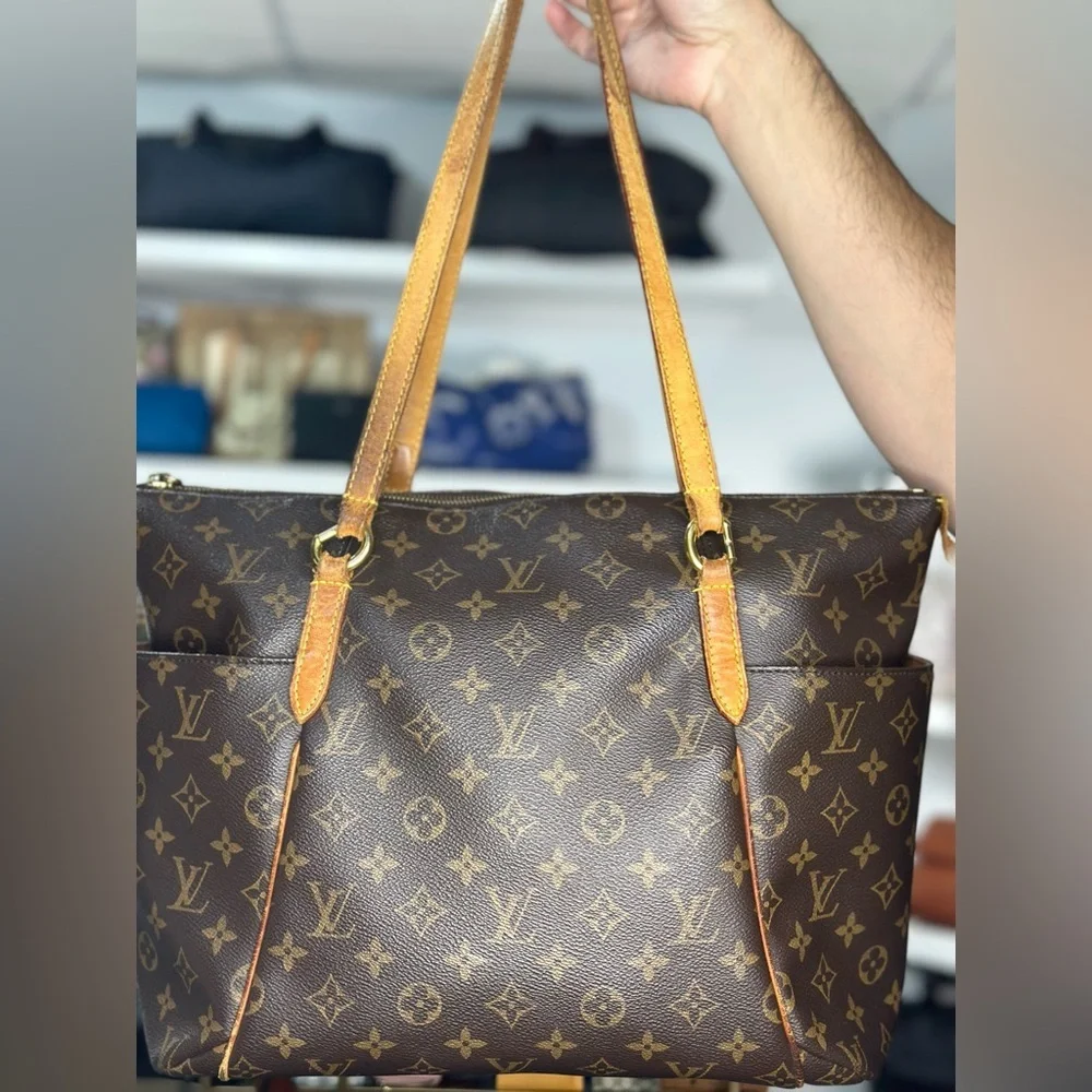 LV MONOGRAM ZIP TOTE